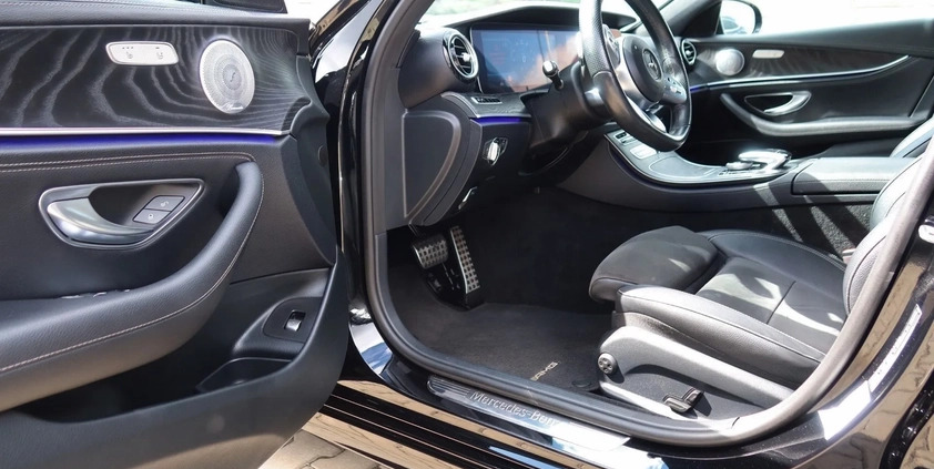Mercedes-Benz Klasa E cena 159900 przebieg: 120000, rok produkcji 2019 z Hajnówka małe 781